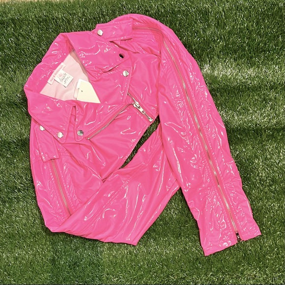 Hot Pink Vinyl Shrug with working arm zippers. Hot & Delicious brand. NWT - Picture 3 of 3
